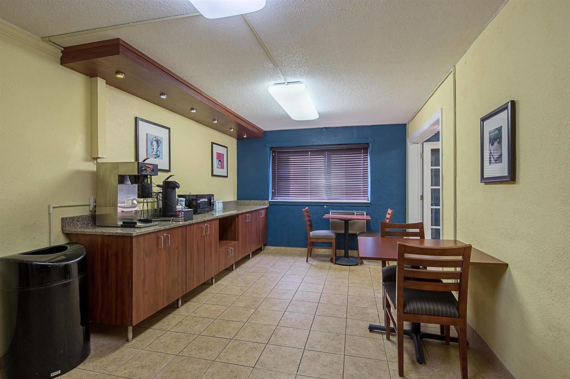 Motel 6-Moline, Il Bagian luar foto